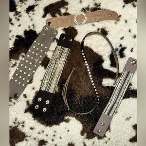 Snap on bracelets, one size. There is 8 of them.